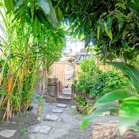 Oyo Life 93284 Kos Cendana Raya Hotel Mataram Luaran gambar