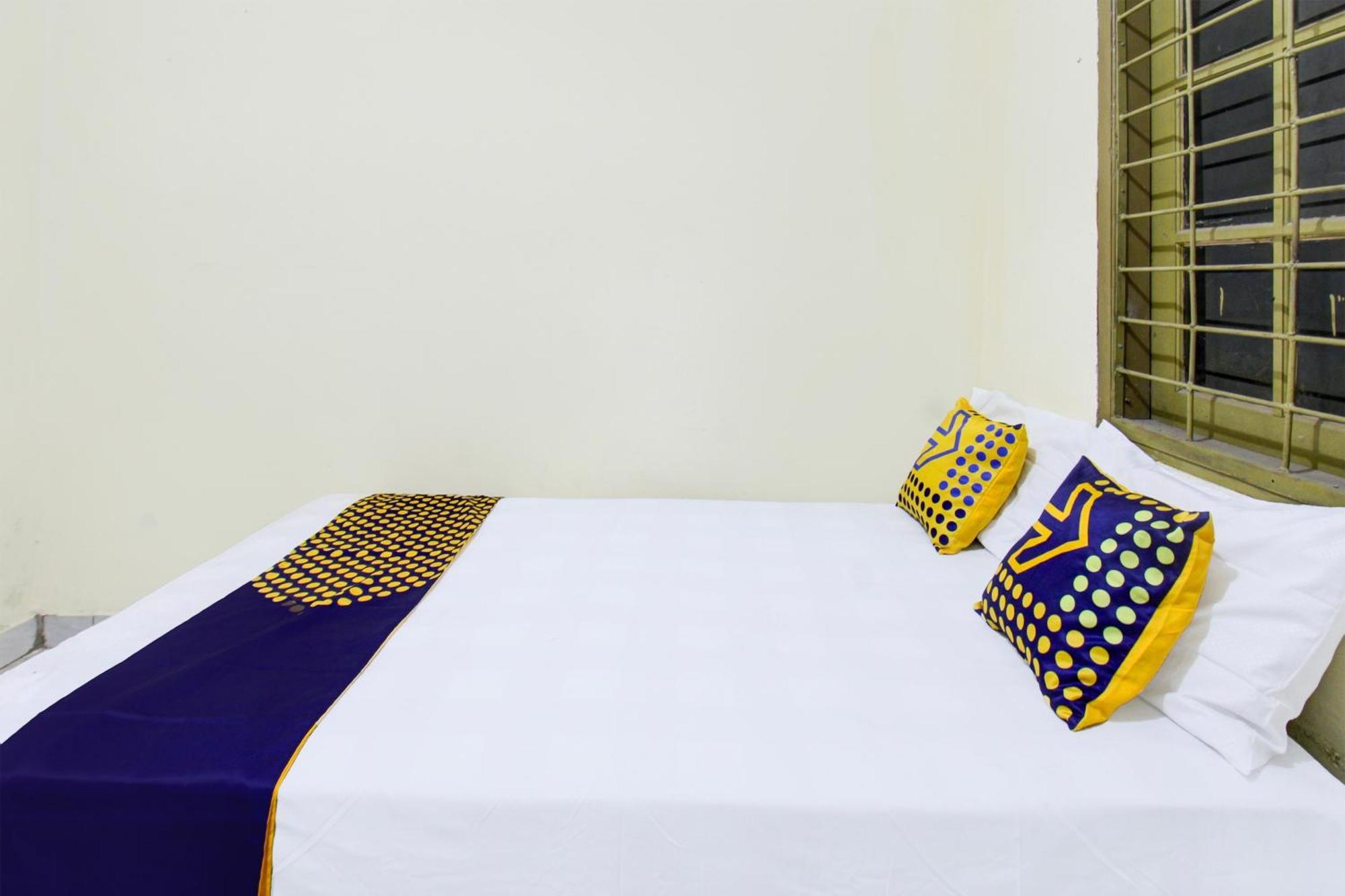 Oyo Life 93284 Kos Cendana Raya Hotel Mataram Luaran gambar