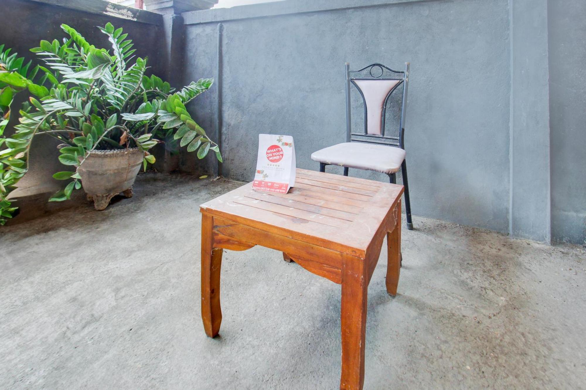 Oyo Life 93284 Kos Cendana Raya Hotel Mataram Luaran gambar