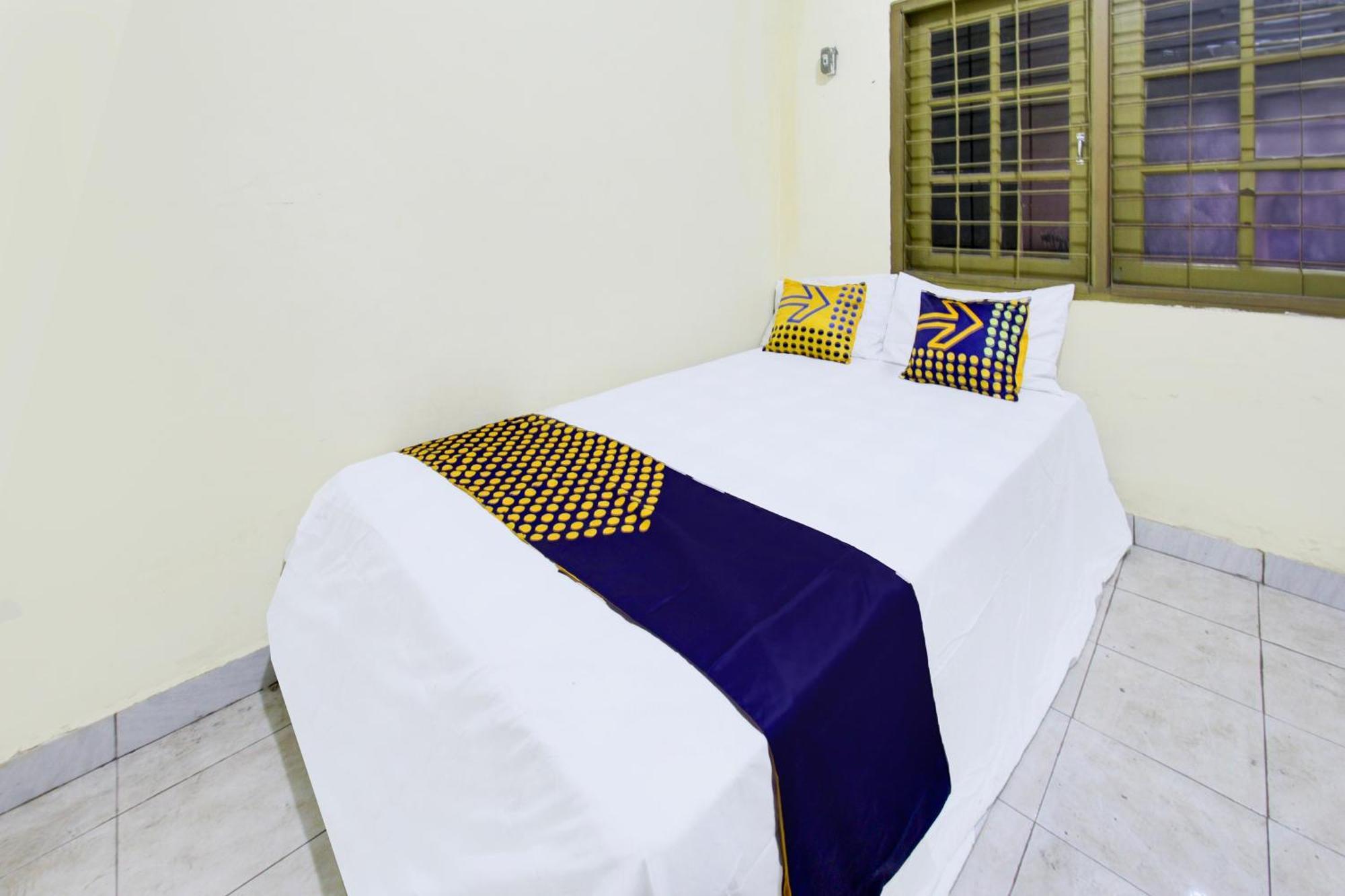 Oyo Life 93284 Kos Cendana Raya Hotel Mataram Luaran gambar