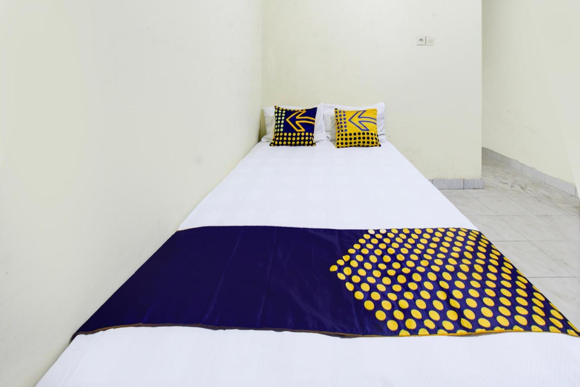 Oyo Life 93284 Kos Cendana Raya Hotel Mataram Luaran gambar