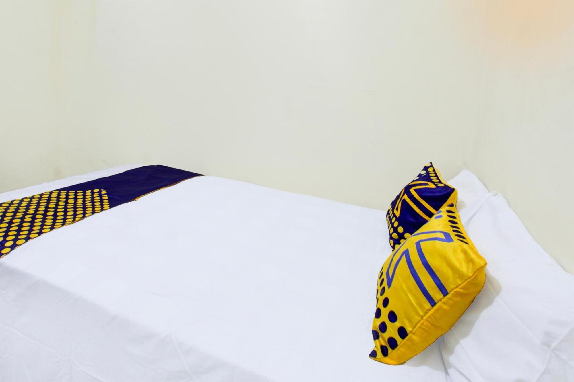 Oyo Life 93284 Kos Cendana Raya Hotel Mataram Luaran gambar