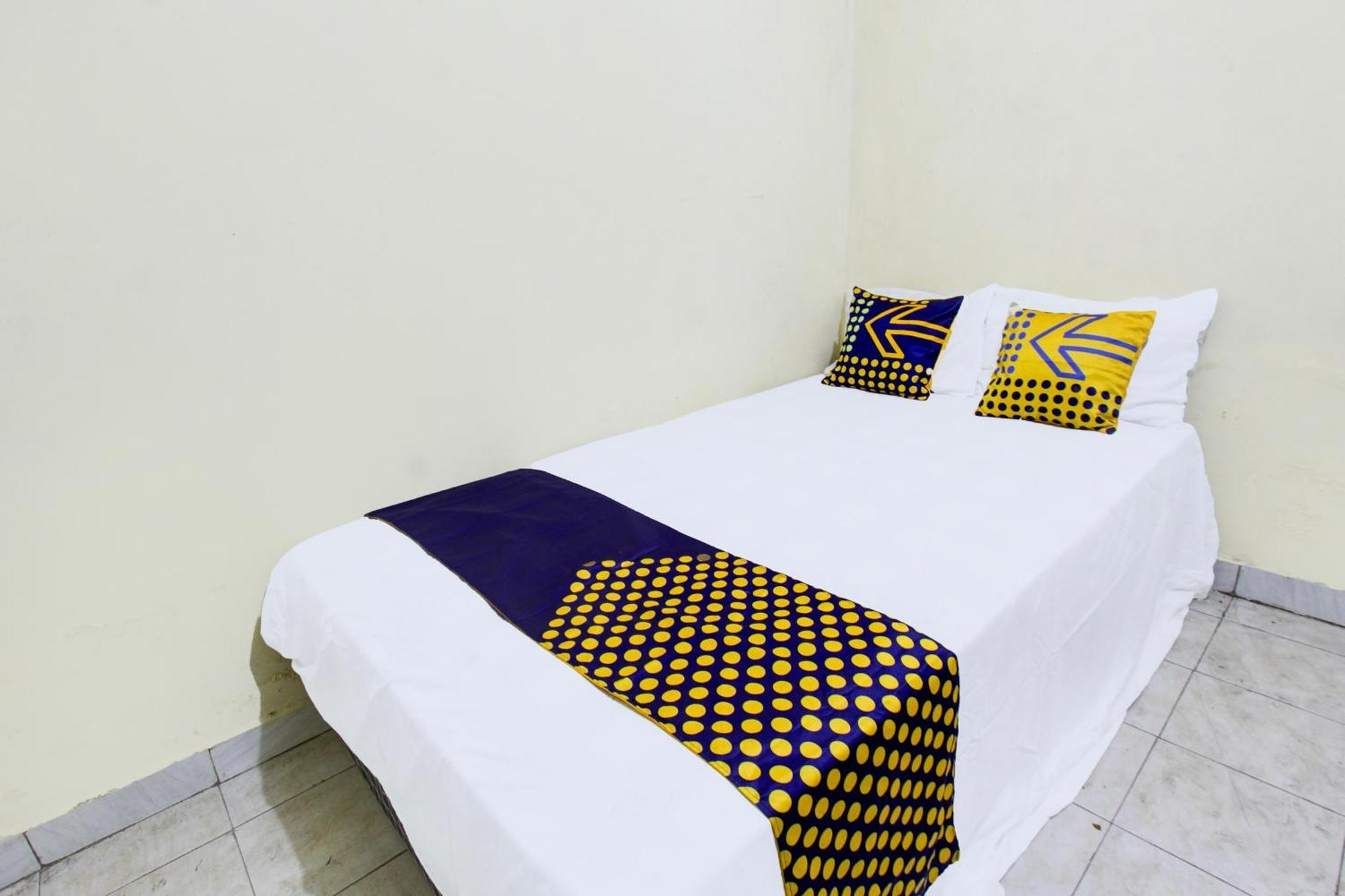 Oyo Life 93284 Kos Cendana Raya Hotel Mataram Luaran gambar